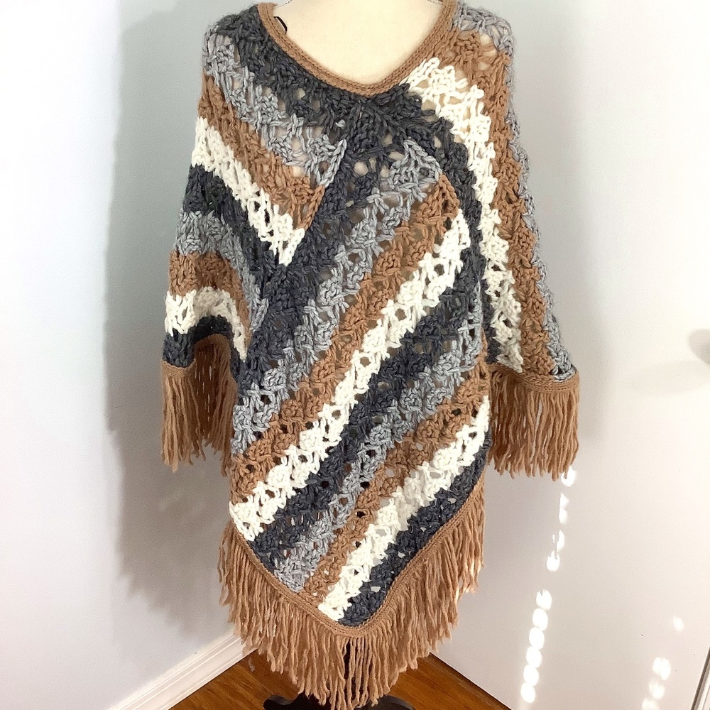 MASSIMO DUTTI SIZE SMALL CROCHET PONCHO ITALIAN YARN ALPACA WOOL BLEND FRING